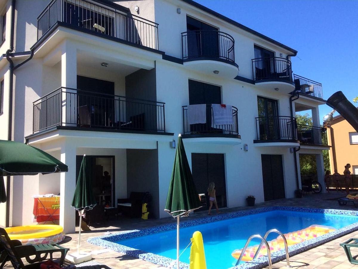 Apartmani Zaric Malinska Luaran gambar