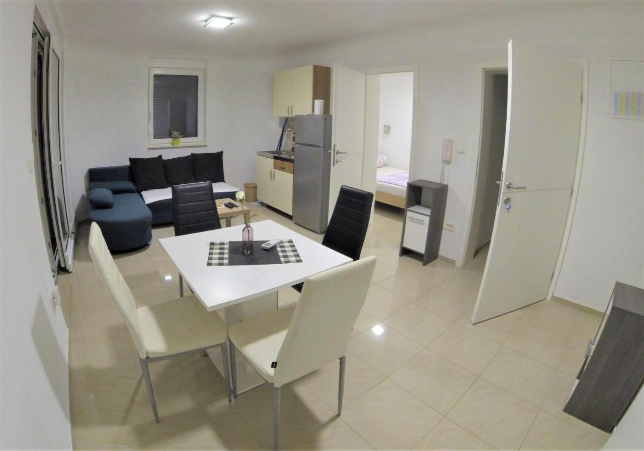 Apartmani Zaric Malinska Luaran gambar